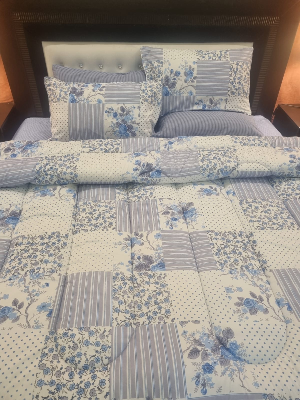 IV718 Winter Comforter Set