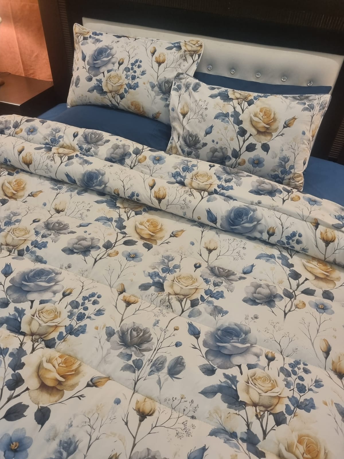 IV716 Winter Comforter Set