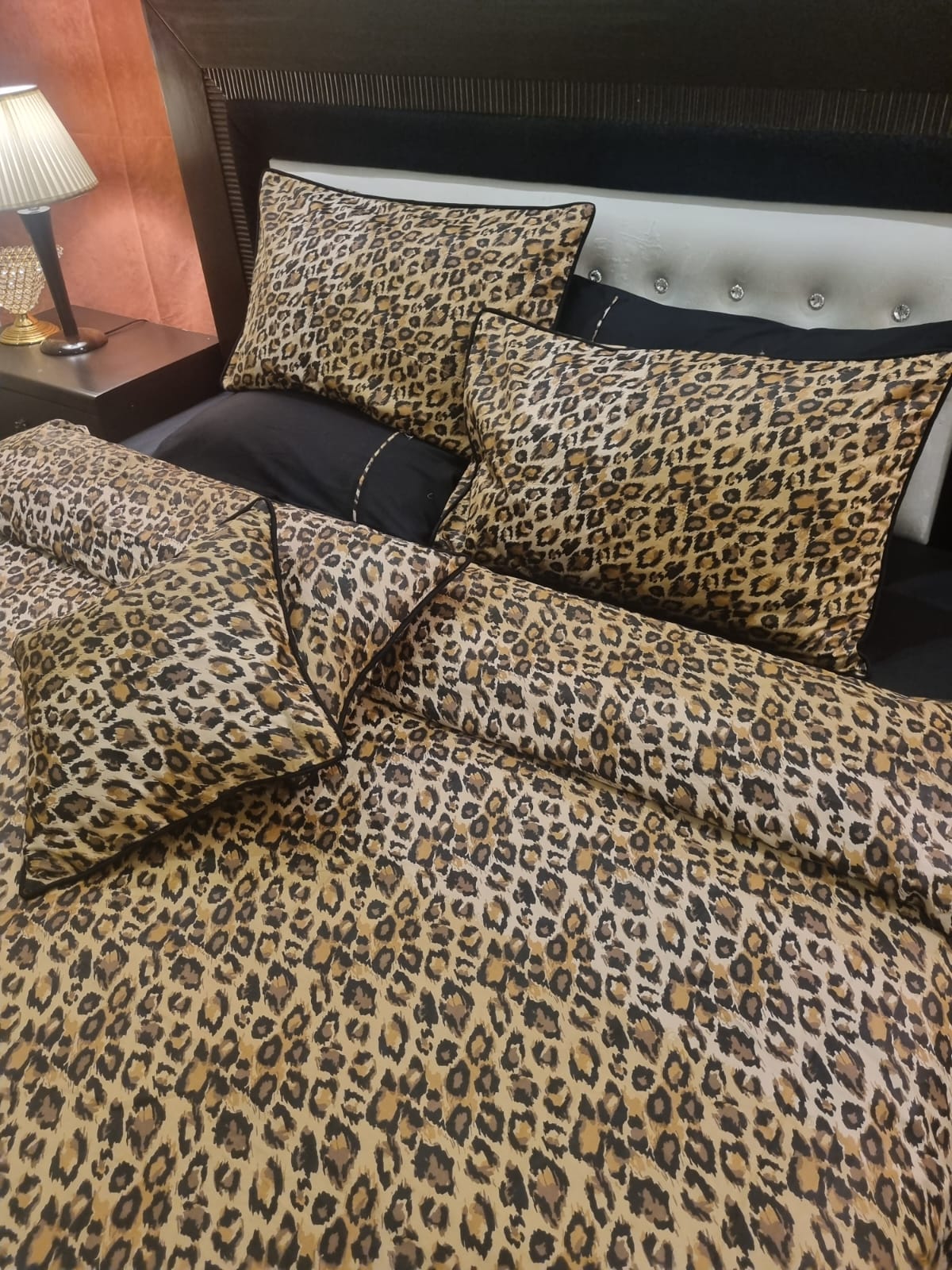 IV700 Luxury Cotton Satin Duvet Cover Set - Without Filling