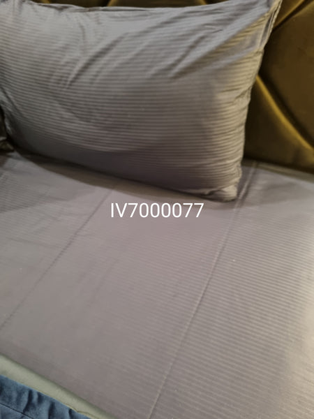 IV7000077 Luxury Bridal Comforter Set - Light filling