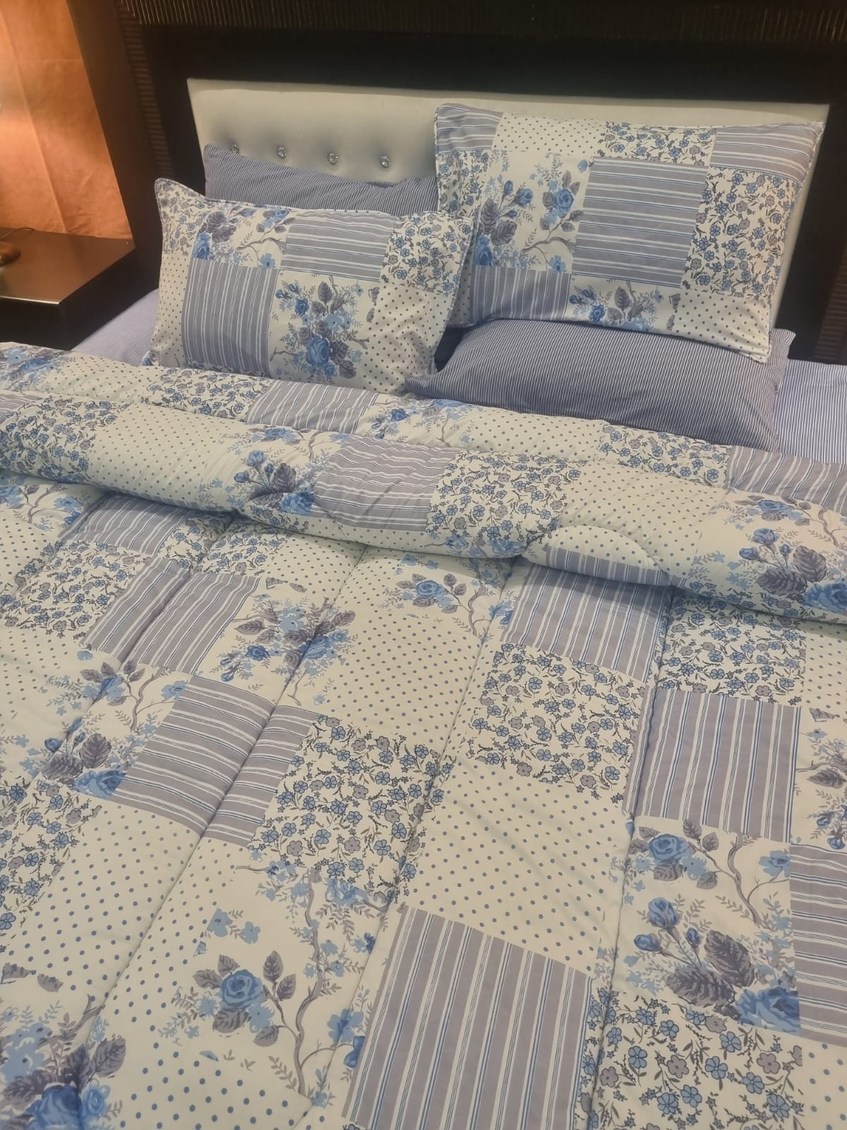IV718 Winter Comforter Set
