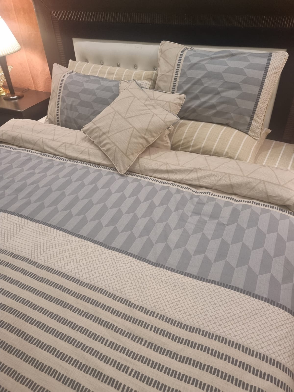 IV693 Winter Comforter Set