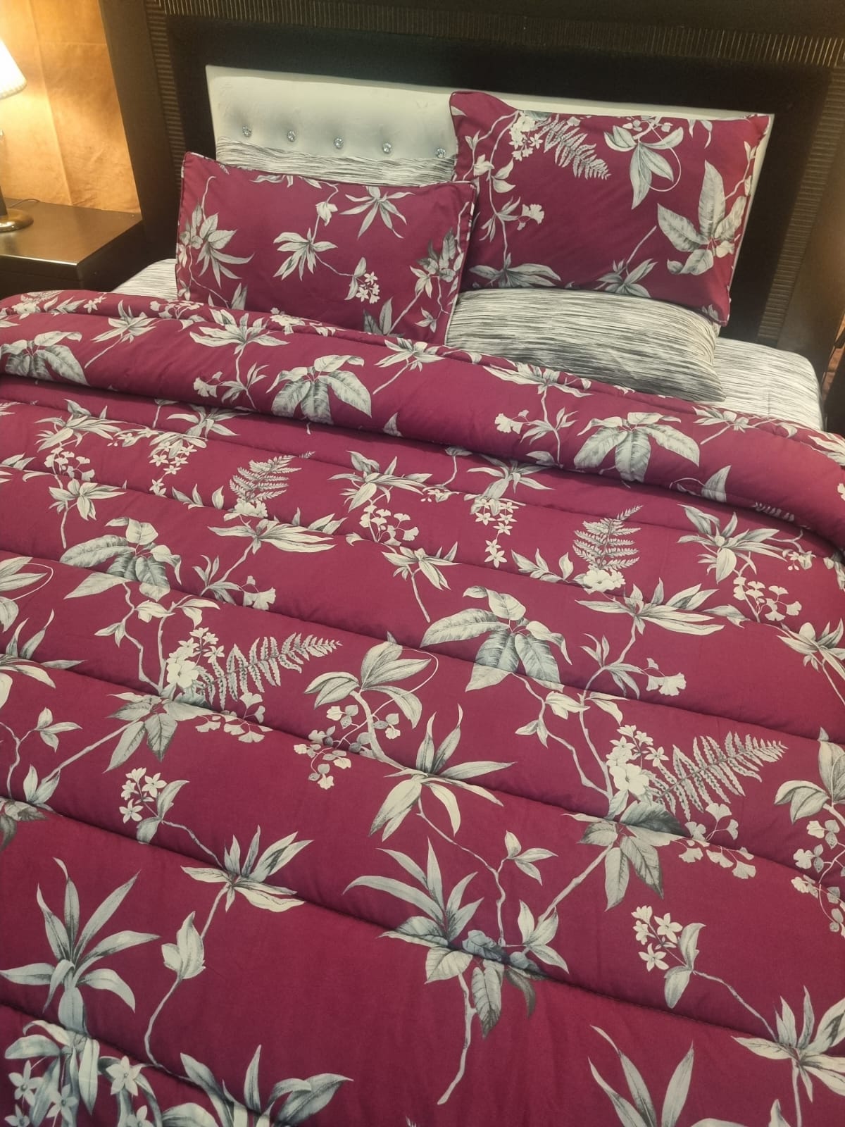 IV715 Winter Comforter Set