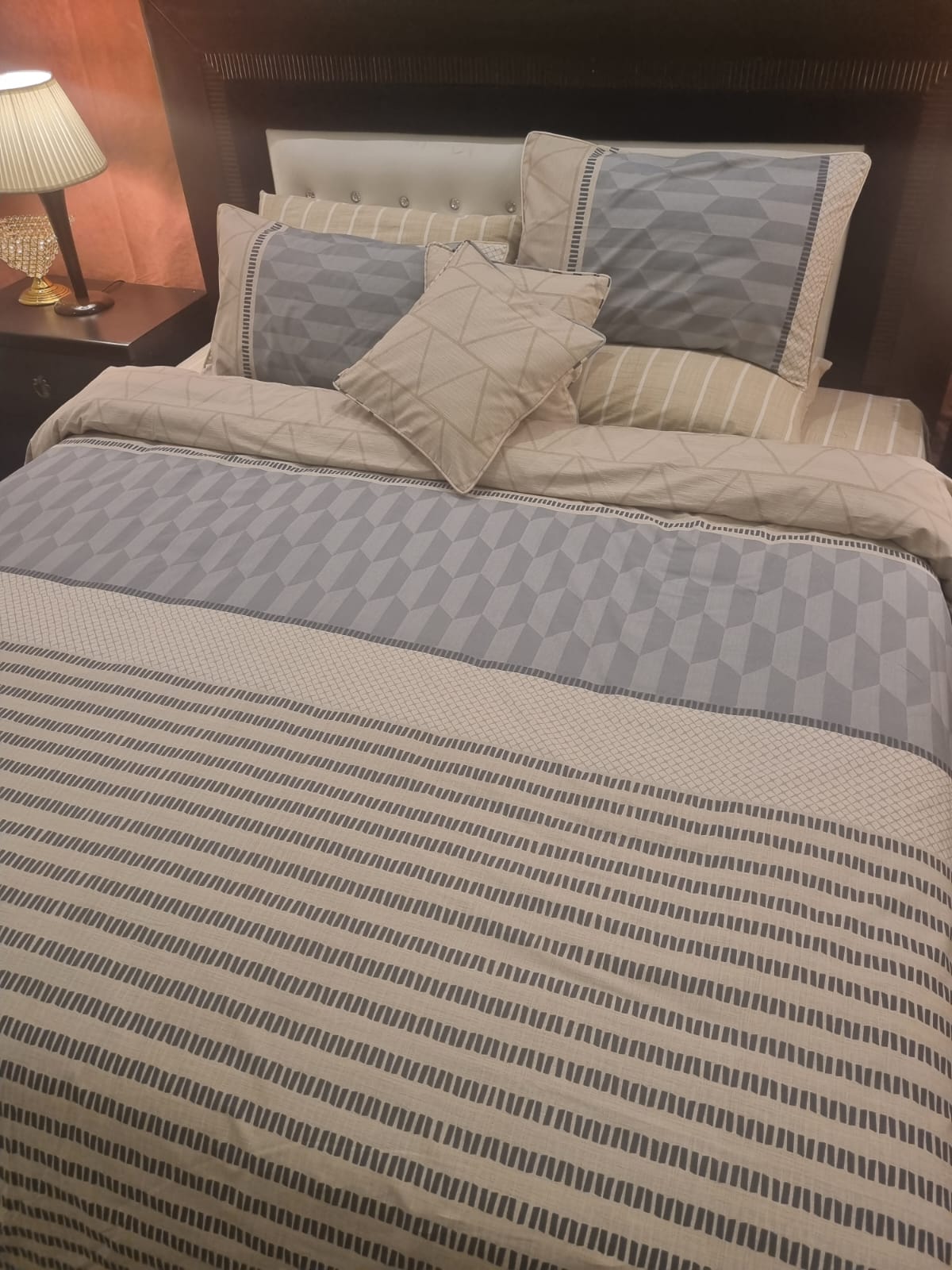 IV693 Winter Comforter Set