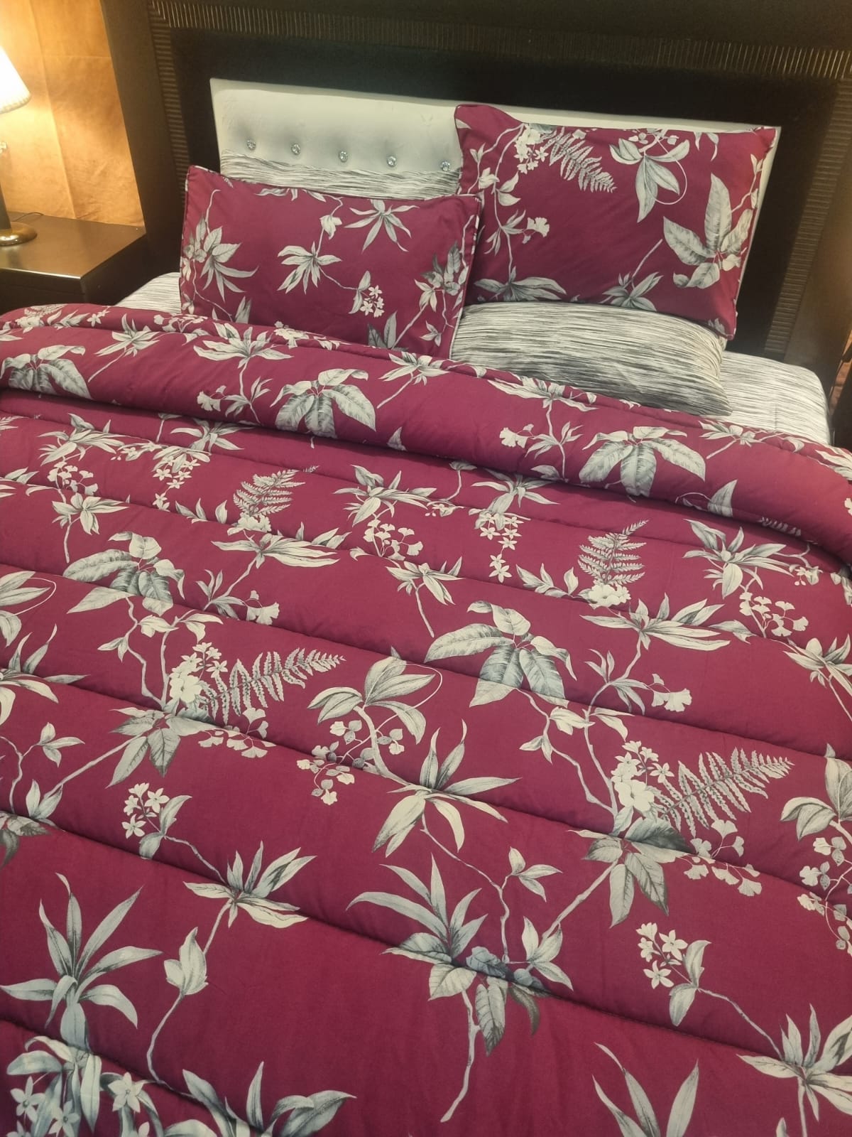 IV715 Winter Comforter Set