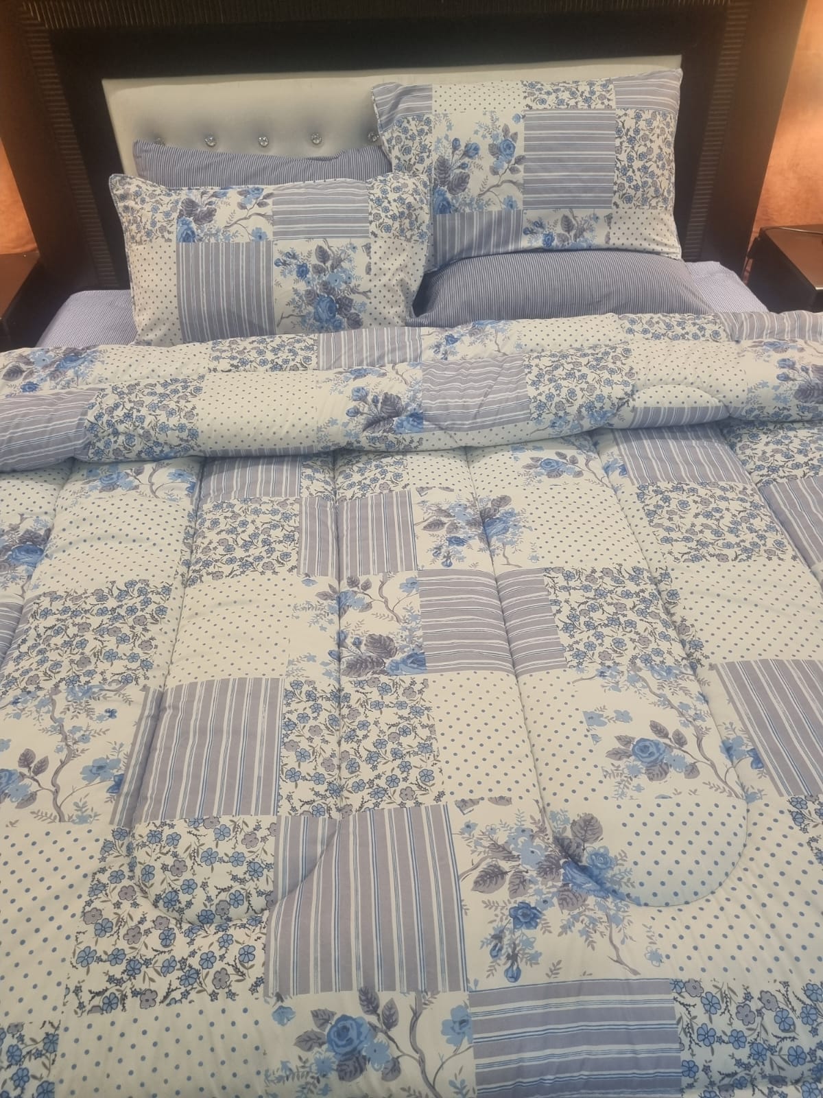 IV718 Winter Comforter Set