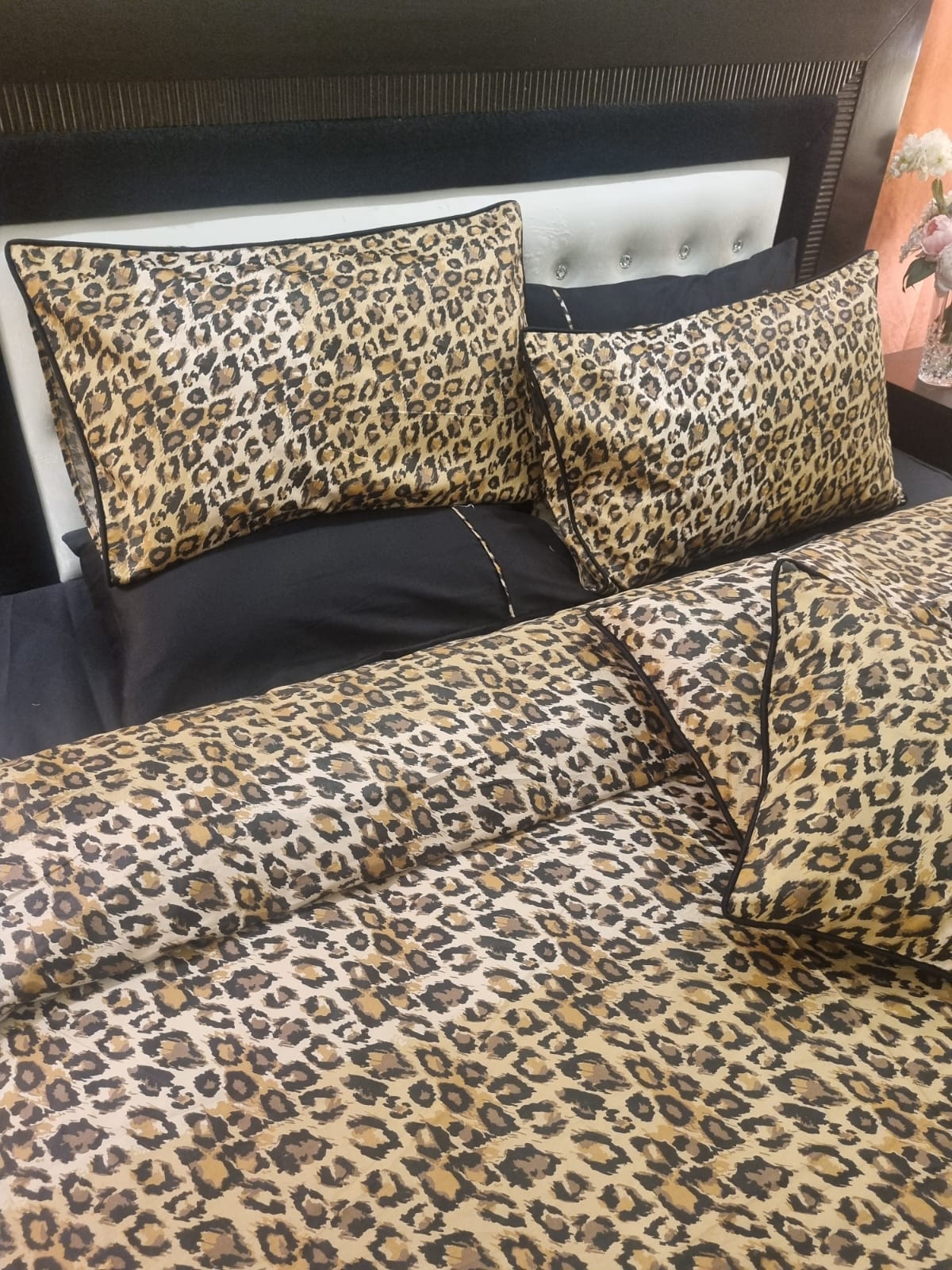 IV700 Luxury Cotton Satin Duvet Cover Set - Without Filling