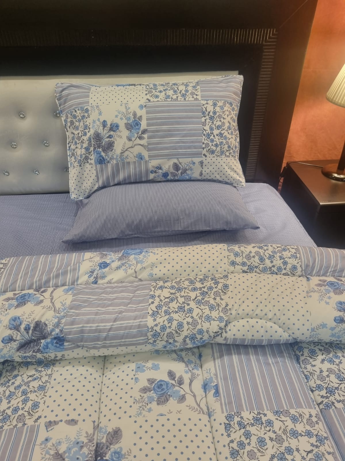 IV718 Winter Comforter Set