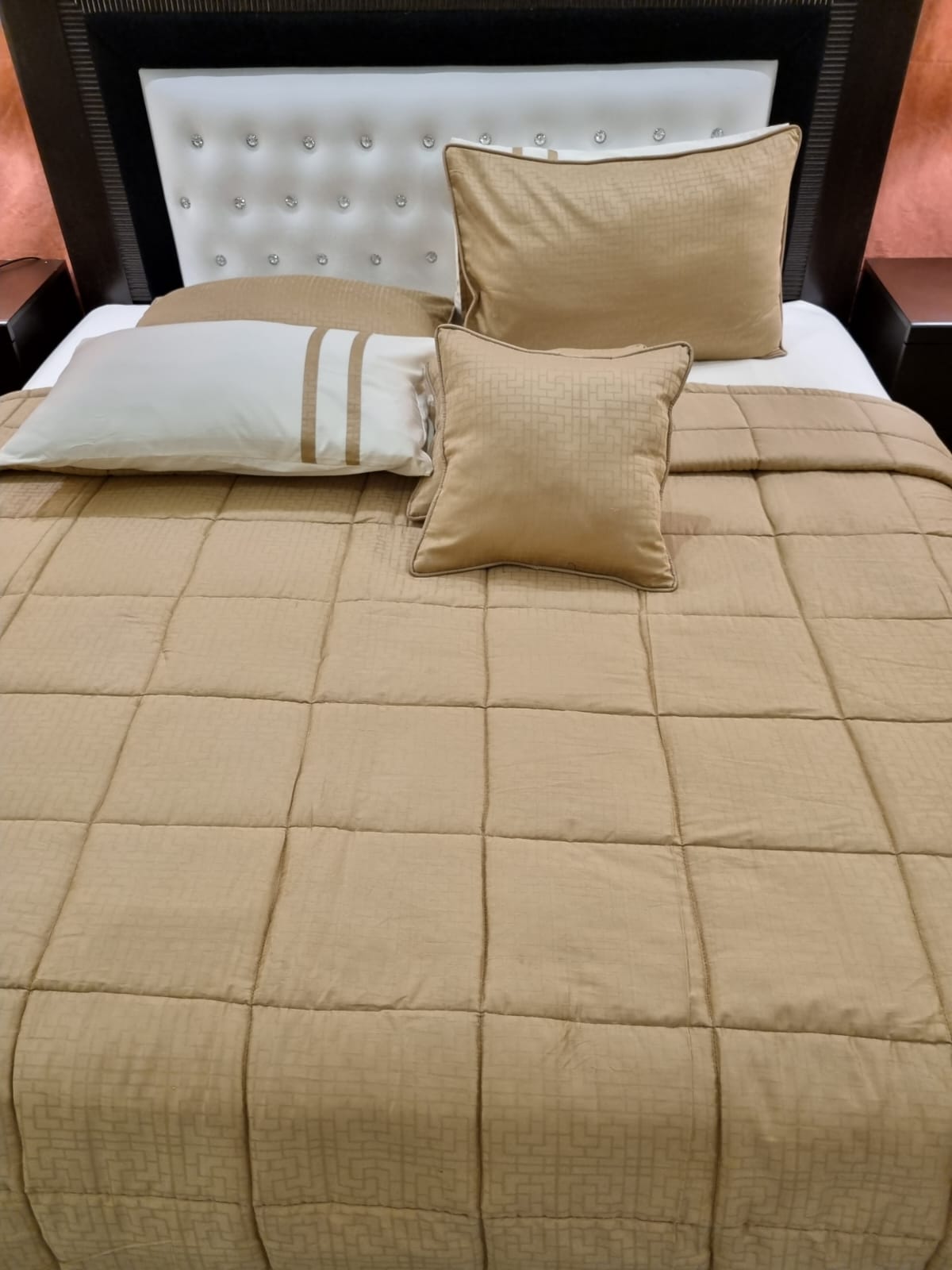 IV503 Luxury Cotton Satin Comforter Set - Light Filling