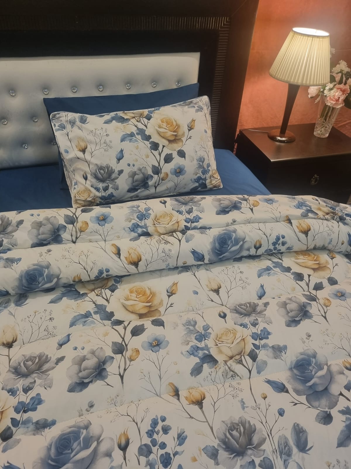 IV716 Winter Comforter Set