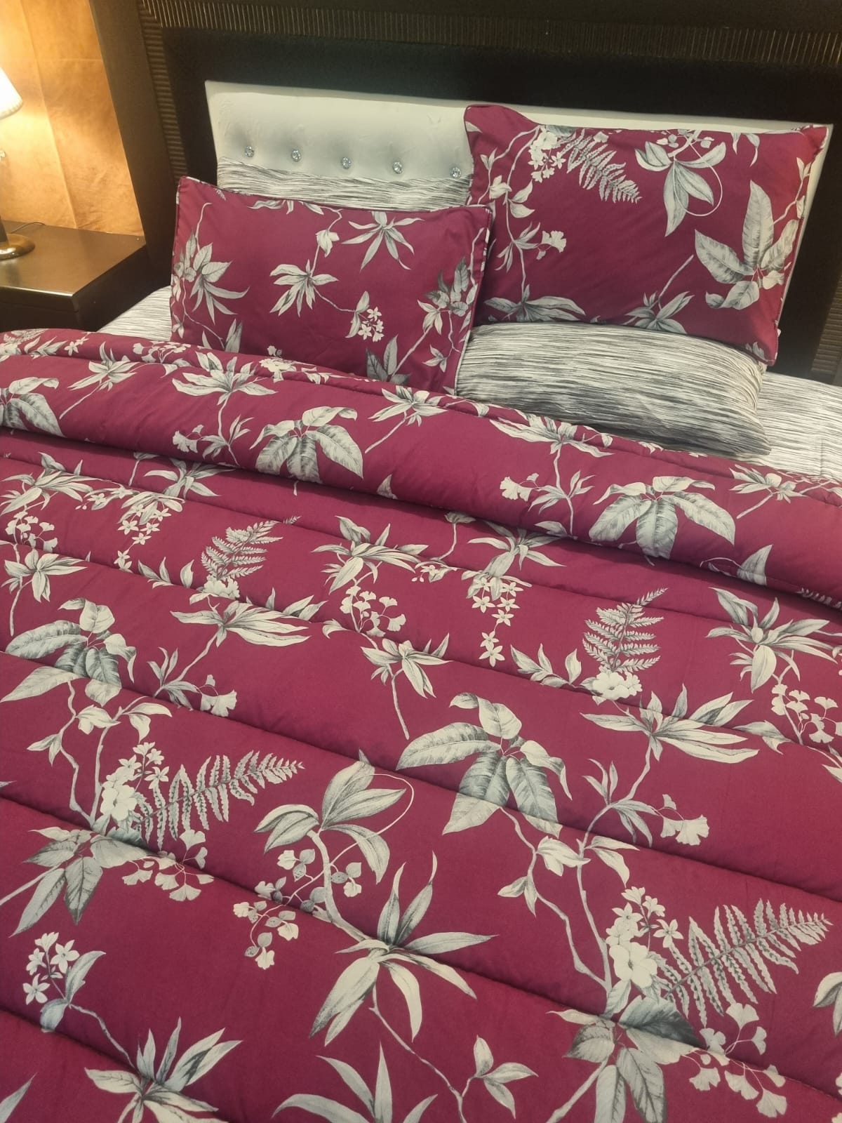 IV715 Winter Comforter Set