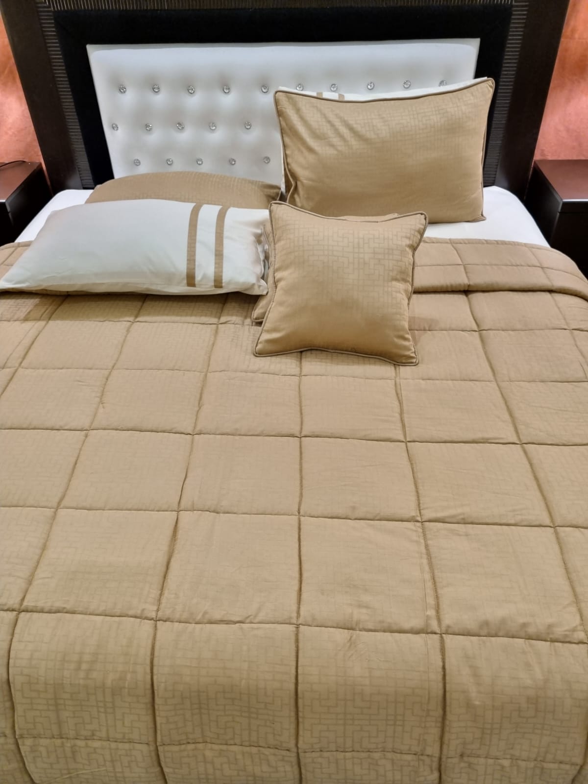 IV503 Luxury Cotton Satin Comforter Set - Light Filling