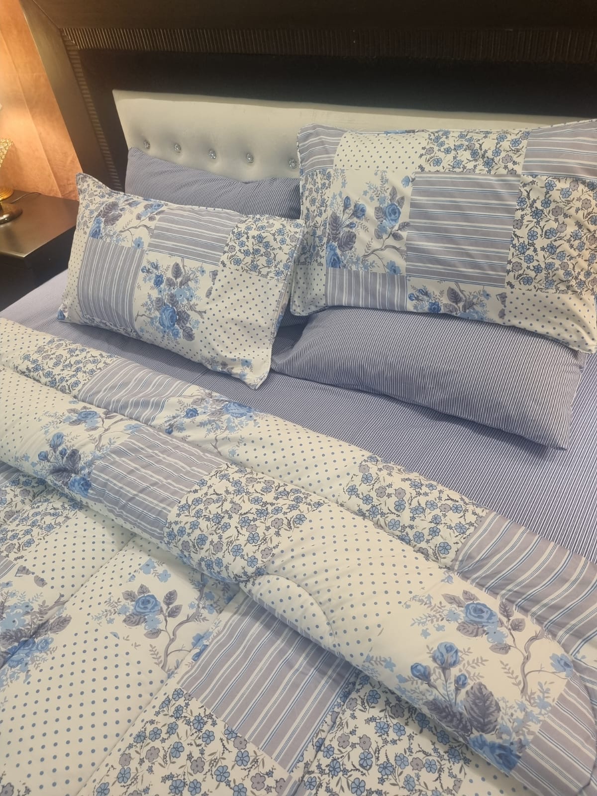 IV718 Winter Comforter Set